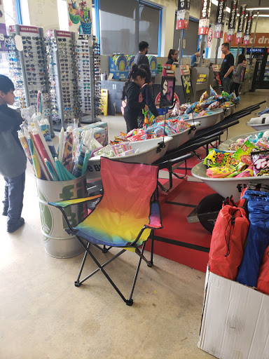 Variety Store «Five Below», reviews and photos, 1730 W Fullerton Ave #17, Chicago, IL 60614, USA