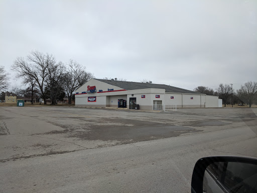 Grocery Store «Save-A-Lot», reviews and photos, 903 E 8th St, Coffeyville, KS 67337, USA