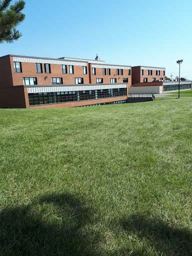 École secondaire Édouard-Montpetit