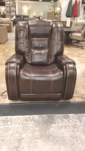 Furniture Store «Mor Furniture for Less», reviews and photos, 5156 N Blackstone Ave, Fresno, CA 93710, USA