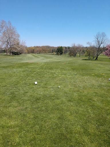 Golf Course «Loyal Oak Golf Course», reviews and photos, 2909 S Cleveland Massillon Rd, Norton, OH 44203, USA