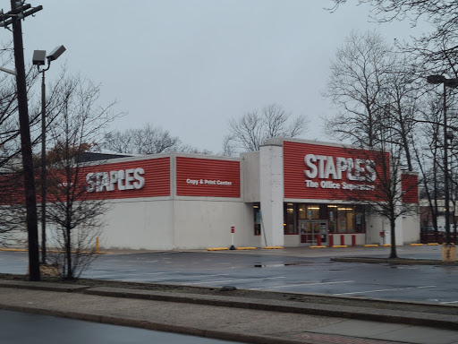 Office Supply Store «Staples», reviews and photos, 25 W Central Ave, Bergenfield, NJ 07621, USA