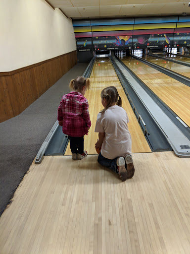 Bowling Alley «River Bend Bowling», reviews and photos, 1001 N Shiawassee St, Corunna, MI 48817, USA
