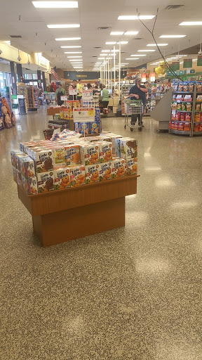 Supermarket «Publix Super Market at Country Club Plaza», reviews and photos, 18496 NW 67th Ave, Hialeah, FL 33015, USA