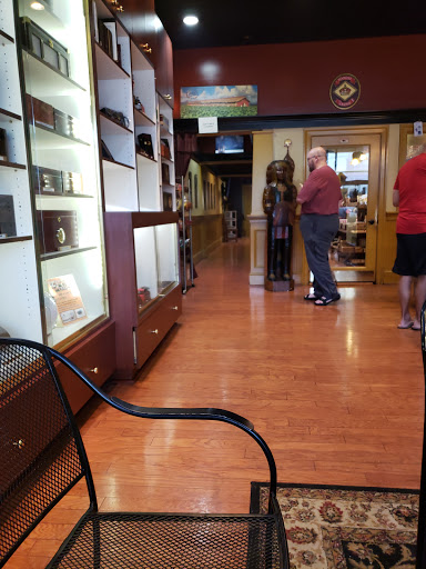 Tobacco Shop «Old Virginia Tobacco Co», reviews and photos, 5860 Kingstowne Ctr # 160, Alexandria, VA 22315, USA