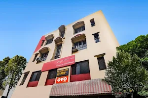 OYO Flagship HRR Hotels Near Paradise circle image