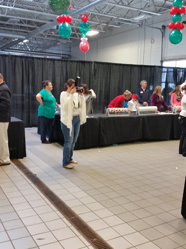 Used Car Dealer «West Herr Used Car Outlet», reviews and photos, 5535 Transit Rd, Williamsville, NY 14221, USA