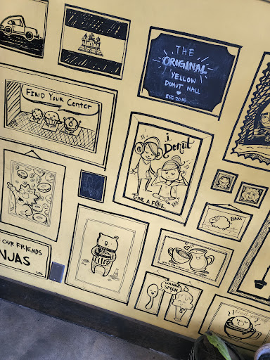 Donut Shop «Sweet Retreat Donuts», reviews and photos, 924 Pacific Coast Hwy, Long Beach, CA 90806, USA