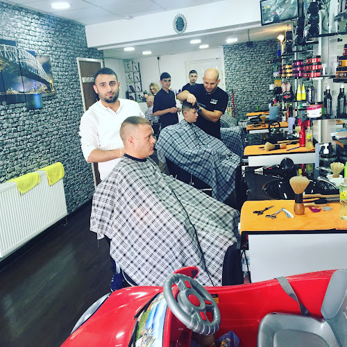 Comments and reviews of G's BARBERS