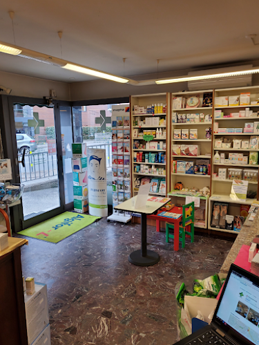 Rezensionen über Farmacia 5 Vie di Tina Di Giuseppe Urbani in Lugano - Apotheke