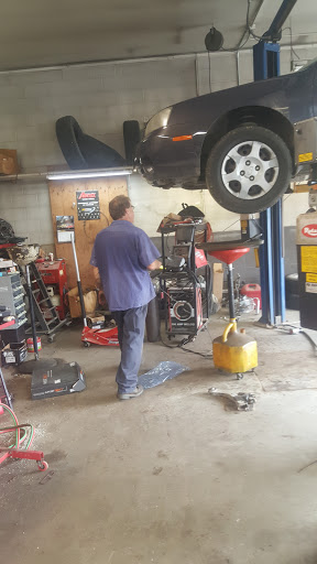 Auto Repair Shop «Oskaloosa Service Center», reviews and photos, 201 2nd Ave E, Oskaloosa, IA 52577, USA