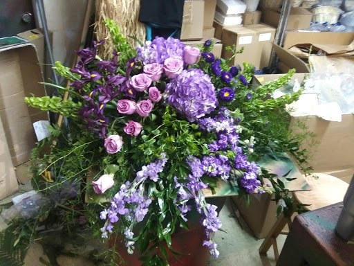 Florist «Send Your Love Flowers & Balloons», reviews and photos, 1417 SW Military Dr, San Antonio, TX 78221, USA