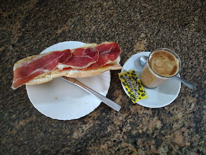 Café Bar Fortuna - Pl. Don Celestino Rico, 4, 10580 Membrío, Cáceres, Spain