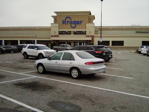 Shopping Mall «Poplar Plaza Shopping Center», reviews and photos, 3440 Poplar Ave, Memphis, TN 38111, USA