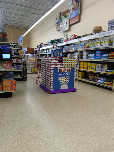 Pet Supply Store «PetSmart», reviews and photos, 265 Chelmsford St, Chelmsford, MA 01824, USA