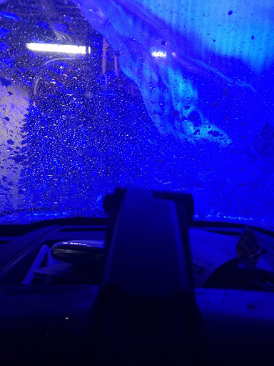Car Wash «Valencia Car Wash», reviews and photos, 24233 Creekside Rd, Valencia, CA 91355, USA