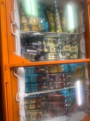 Grocery Store «Parkview Market», reviews and photos, 515 S Cardinal Ave, Stockton, CA 95215, USA