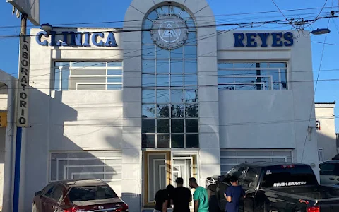 Clinica Reyes image