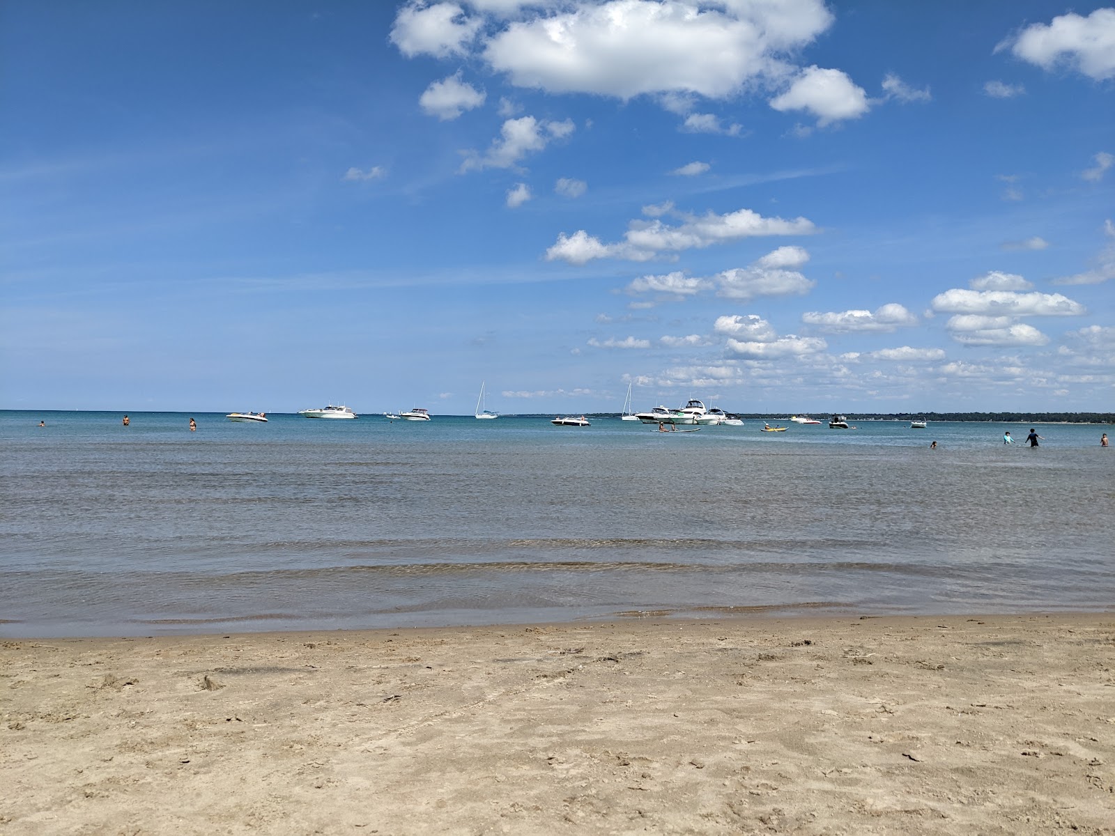 Fotografija Saugeen Beach z svetel pesek površino