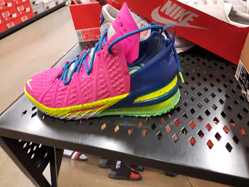 Sporting Goods Store «Nike Factory Store», reviews and photos, 810 Bergen Town Center #37, Paramus, NJ 07652, USA