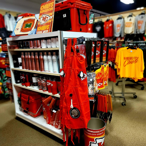 Sportswear Store «Rally House Boardwalk», reviews and photos, 8650 N Boardwalk Ave, Kansas City, MO 64154, USA