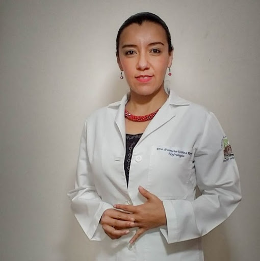 Dra. Patricia Urbina Reyes, Nefrólogo