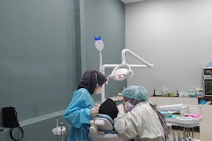 Klinik Trio Dental Kutabumi image
