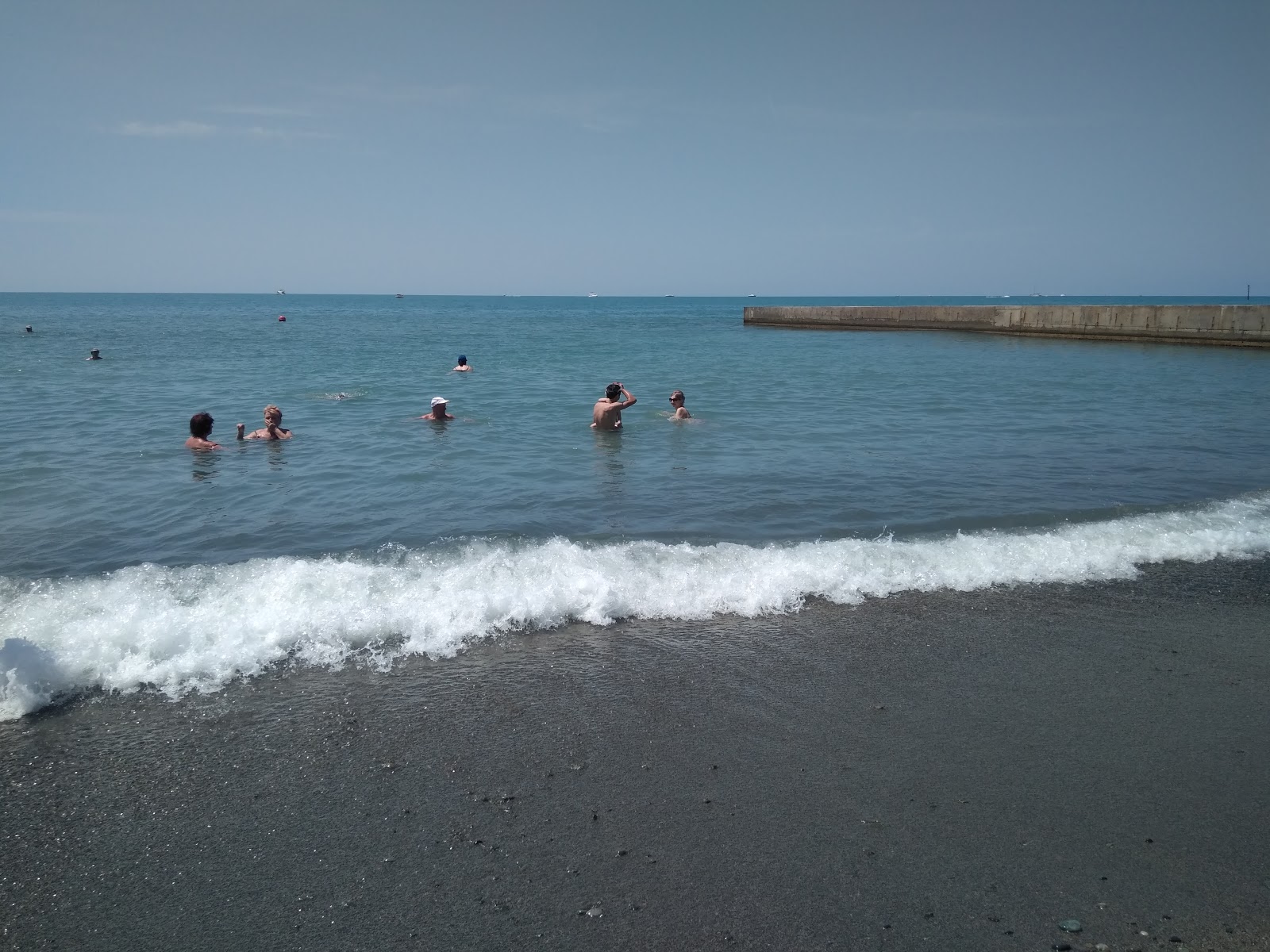 Foto af Zolotoy Kolos beach og bosættelsen