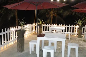 Ocean Breeze Restaurant and Bar image