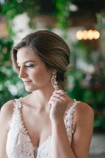 Clothing Alteration Service «Malindy Elene Bridal Boutique», reviews and photos, 2109 W Kennedy Blvd, Tampa, FL 33606, USA