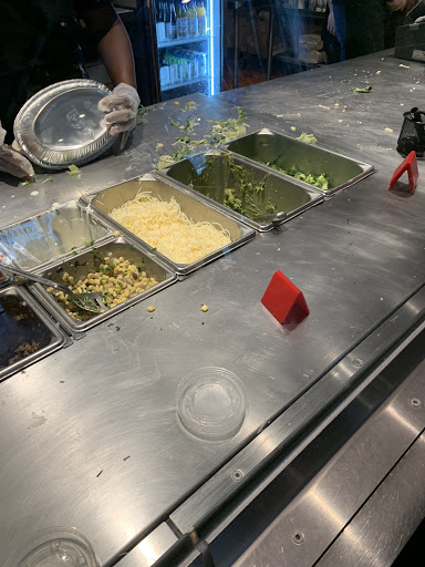 Mexican Restaurant «Chipotle Mexican Grill», reviews and photos, 4402 Montgomery Rd, Cincinnati, OH 45212, USA