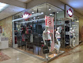 Stores to buy women's plaid pants Prague