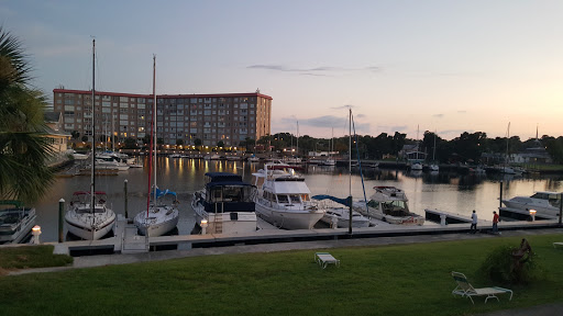 Restaurant «Dockside Grille», reviews and photos, 5015 U.S. 19, New Port Richey, FL 34652, USA