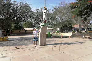 PLAZA PRINCIPAL DE YAPATERA image