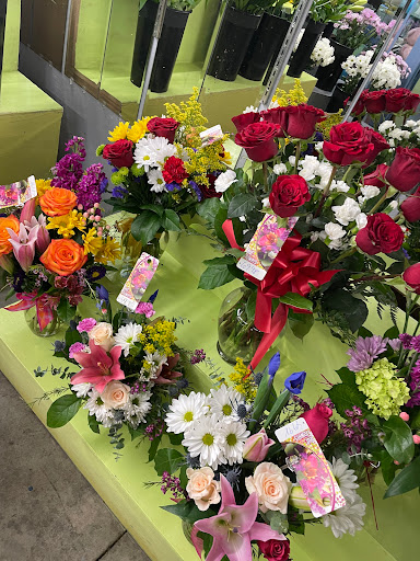 Florist «Artistic Flowers & Gifts», reviews and photos, 6821 Broadway, Denver, CO 80221, USA