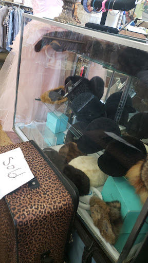 Thrift Store «Bnai Tzedukah Thrift Store», reviews and photos, 203 Sheridan Blvd, Inwood, NY 11096, USA