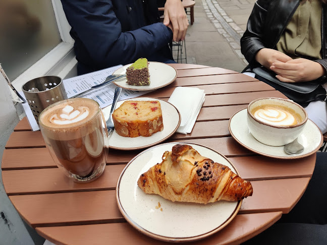 Reviews of Monsoon Cafe in London - Coffee shop