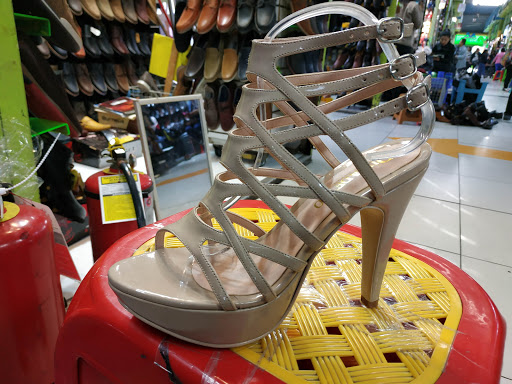 Tiendas para comprar zapatos planos mujer Lima