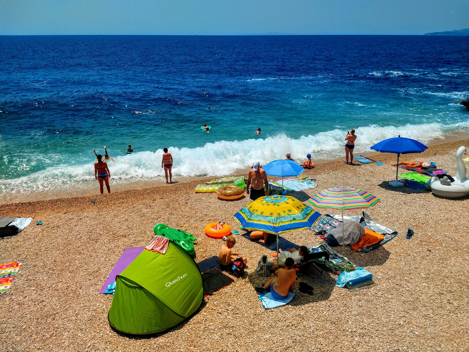 Borak beach'in fotoğrafı ve yerleşim