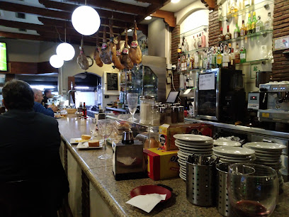 Cafetería - Bar Torres Bermejas - Av. de la Estación, 25, BAJO, 04005 Almería, Spain