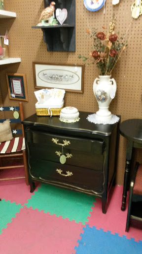 Shopping Mall «Old Town Shopping Center», reviews and photos, 2528 S Campbell Ave, Springfield, MO 65807, USA