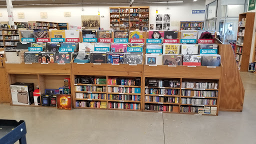 Book Store «Half Price Books», reviews and photos, 1075 E Golf Rd, Schaumburg, IL 60173, USA