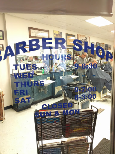 Barber Shop «Berkeley Plaza Barber Shop», reviews and photos, 273 Monroe St, Martinsburg, WV 25404, USA