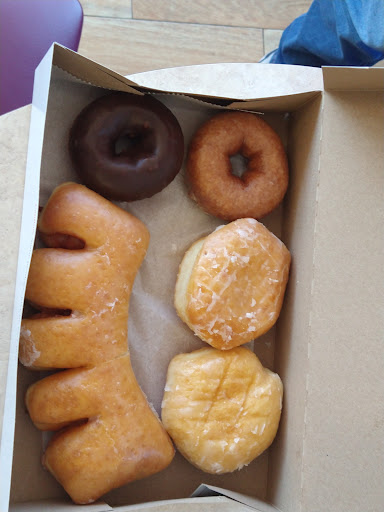 Donut Shop «Shipley Do-Nuts», reviews and photos, 501 E Abram St, Arlington, TX 76010, USA