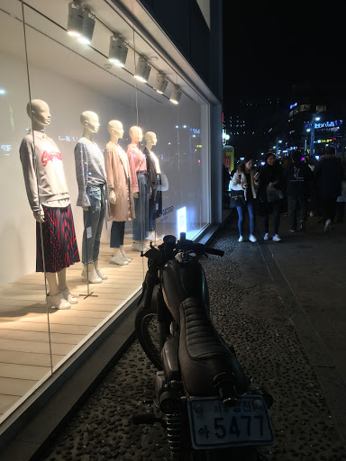 Stores to buy women's bodysuits Seoul