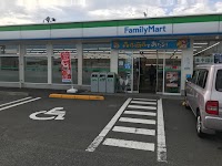 ファミリーマート 宮崎港前店