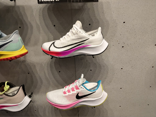 Sporting Goods Store «Nike Seattle», reviews and photos, 1500 6th Ave, Seattle, WA 98101, USA