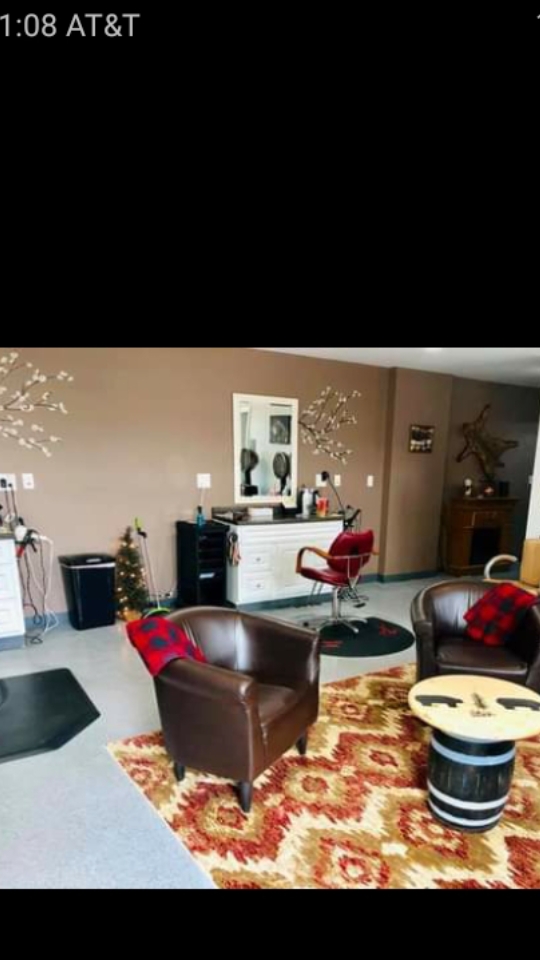 North of the mountain salon 17931