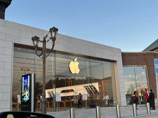 Computer Store «Apple Eton», reviews and photos, 28849 Chagrin Blvd, Woodmere, OH 44122, USA