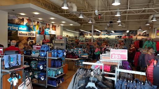 Sportswear Store «Columbia Sportswear Outlet Store at Prime Outlets in Birch Run», reviews and photos, 12150 S Beyer Rd F-233, Birch Run, MI 48415, USA